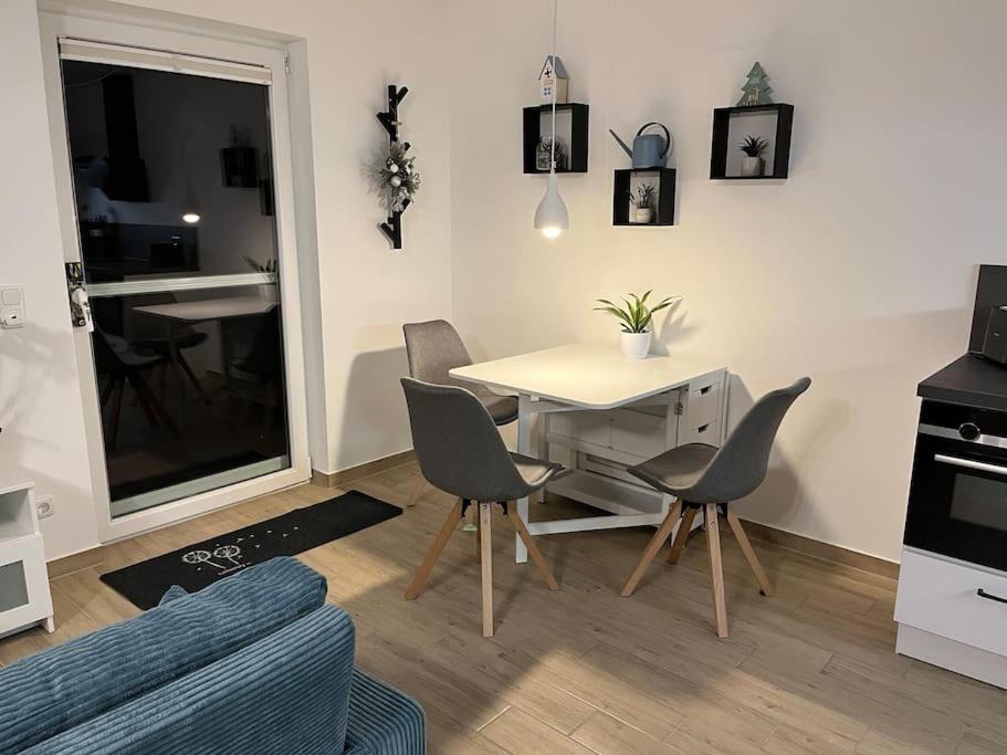 Neu Sanierte Wohnung Fuer 2-4 P Eschwege Luaran gambar