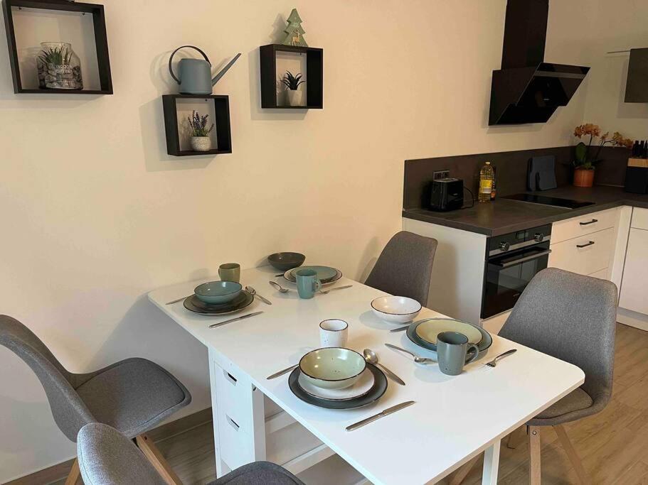 Neu Sanierte Wohnung Fuer 2-4 P Eschwege Luaran gambar