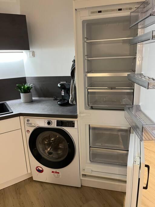 Neu Sanierte Wohnung Fuer 2-4 P Eschwege Luaran gambar