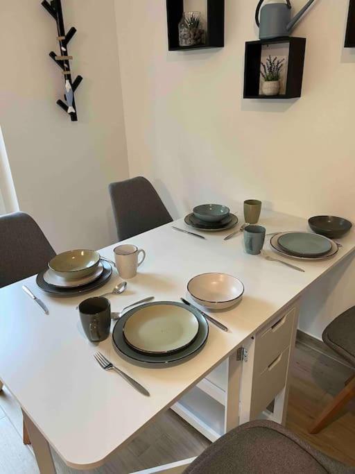 Neu Sanierte Wohnung Fuer 2-4 P Eschwege Luaran gambar